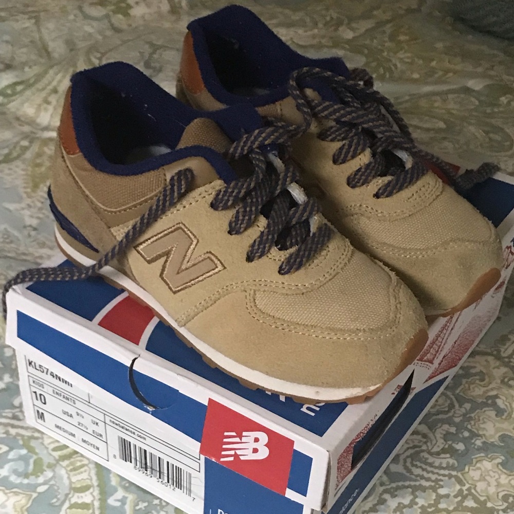 New Balance 574 suede Toddler size 10 EUC